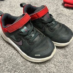 Toddler Nike Sneakers size 9C dark grey and red